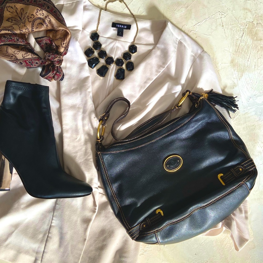 Pre-Owned Etienne Aigner Black Shoulder Bag.